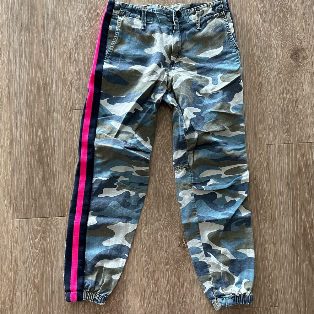 MOTHER The Misfit Side-Stripe Camo Pants